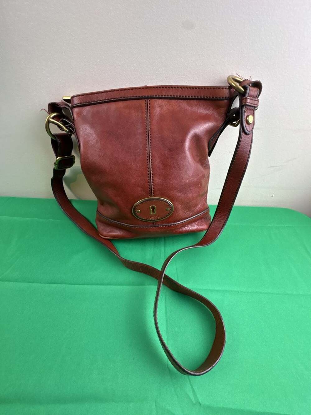 Fossil Vintage Brown Leather Key-Per Crossbody Bag
